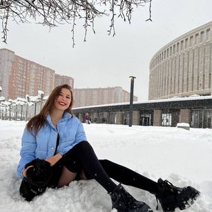 Model - Marmarisa cum