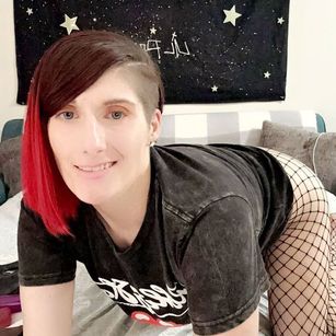 Model - AshleyOneil deepthroat