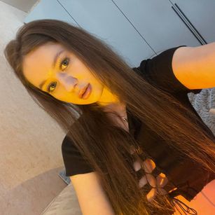 Model - Viola shaved