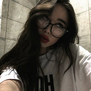 Model - sensualily kiss