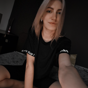 Model - AlisaStack striptease