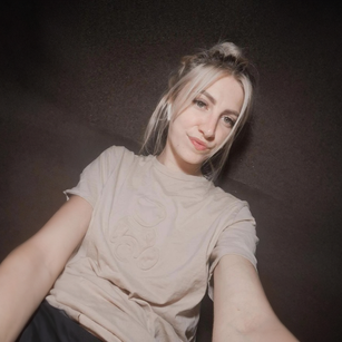 Model - AlisaStack dance