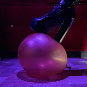 Model - PerlaDivaio taboo