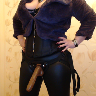 Model - VanilaNoir striptease