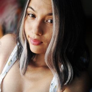 Model - kim mae feet