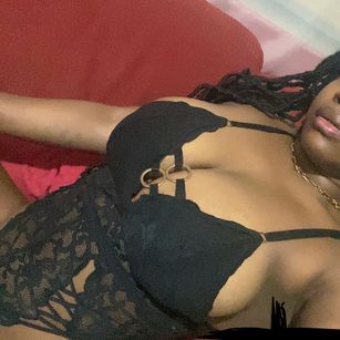 Model - Dehiliah The Domme squirt