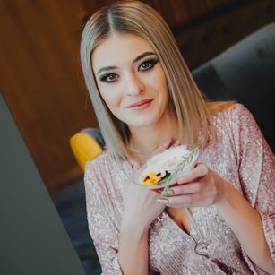 Model - AlicePirs deepthroat