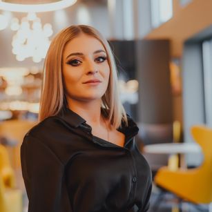 Model - AlicePirs young