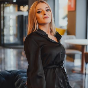 Model - AlicePirs young