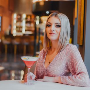 Model - AlicePirs feet