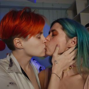 Model - Sophie and Ruby bigass