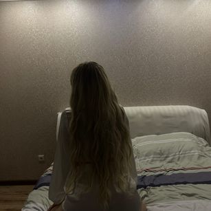 Model - GwenMay moans