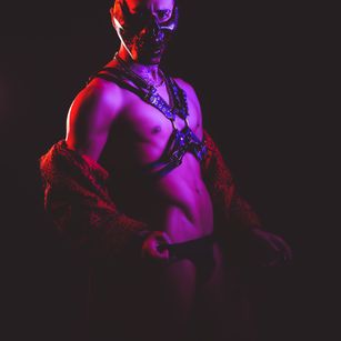 Model - Donovan bigass