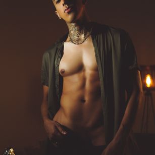 Model - Donovan bdsm