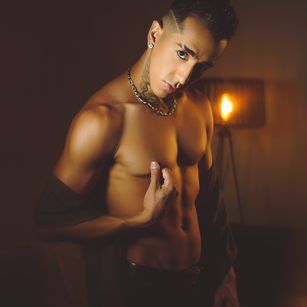 Model - Donovan latin