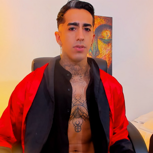 Model - Donovan latin