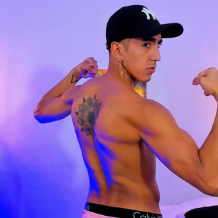 Model - Donovan bigass