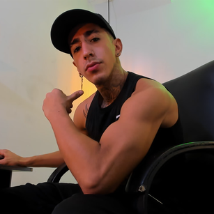 Model - Donovan bigcock