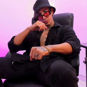 Model - Donovan bdsm