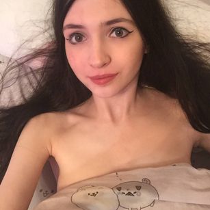 Model - Anitamagis brunette