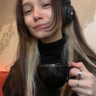 Model - Lou roleplay