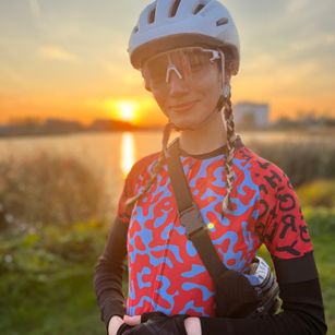 Model - Lou brunette