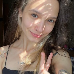 Model - Lou brunette