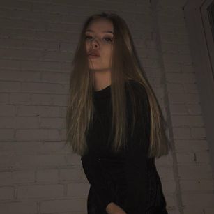 Model - Alice Blonde