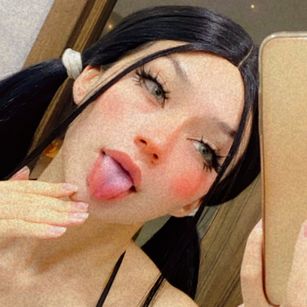 Model - Ms.Pickles cum