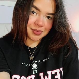 Model - Chloe bigass