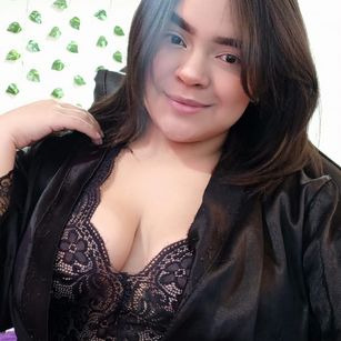 Model - Chloe bigass