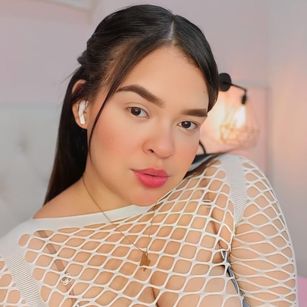 Model - Chloe squirt