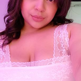 Model - Chloe bigass