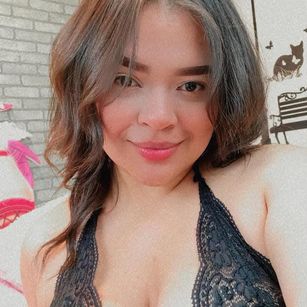 Model - Chloe bigass