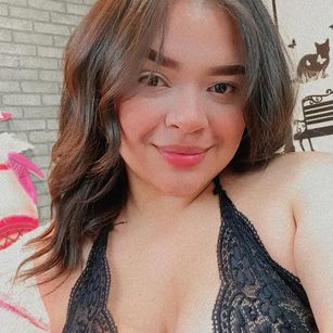 Model - Chloe bigboobs