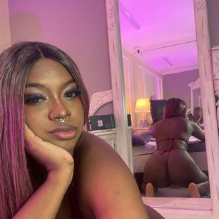 Model - Iamnic hugetits