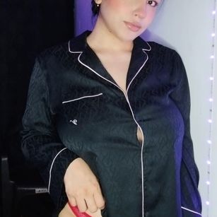 Model - Mia Saenz mistress