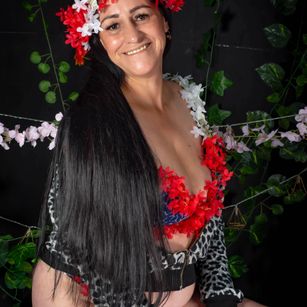 Model - Scarlett Sweet mature