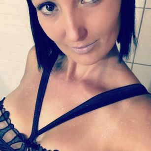 Model - Hannah Grey 6