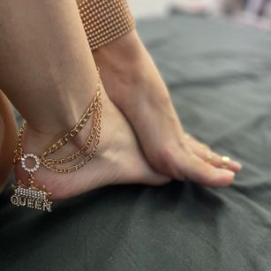 Model - QueenSab findom