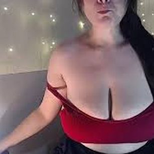 Model - NinaCherry glasses