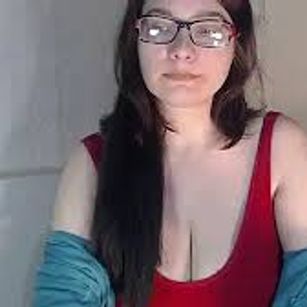 Model - NinaCherry strip