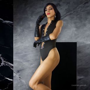 Model - CampbelGinger feet