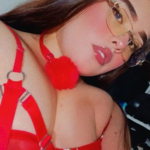 Model - AliceeGreenn bigtits