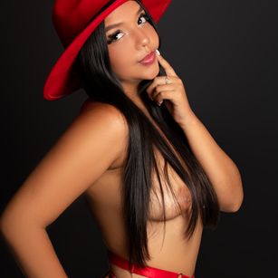 Model - TayraBanks petite