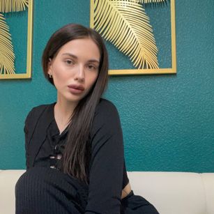 Model - Francis feet