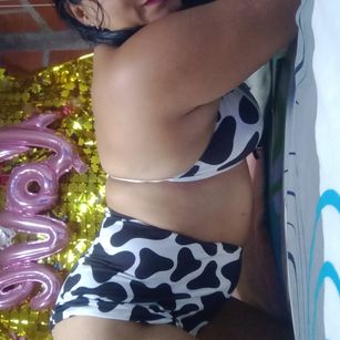 Model - peluchito roles