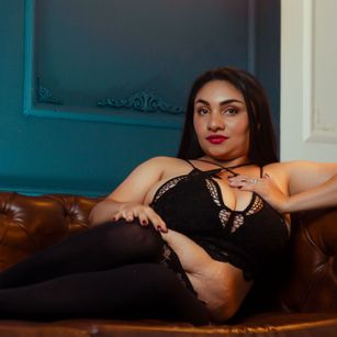 Model - CharlotteWallas tetona