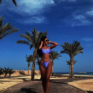 Model - Nikki Skys young