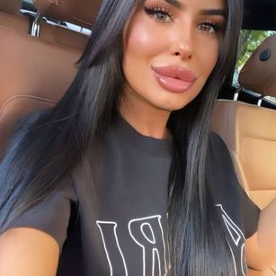 Model - Nikki Skys bigass